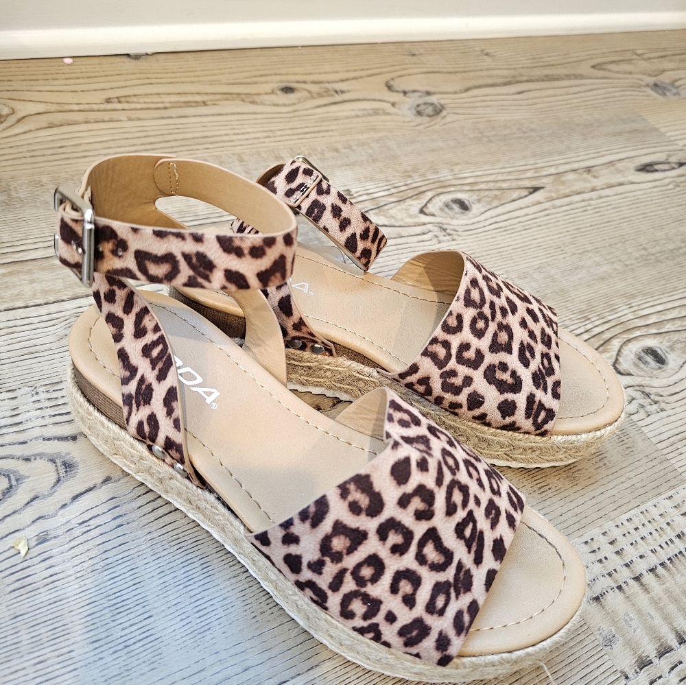 Cheetah 🐆 sandals